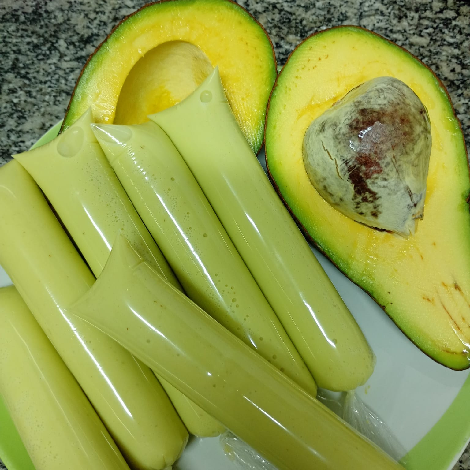 Geladinho de Abacate Nina Geladinho